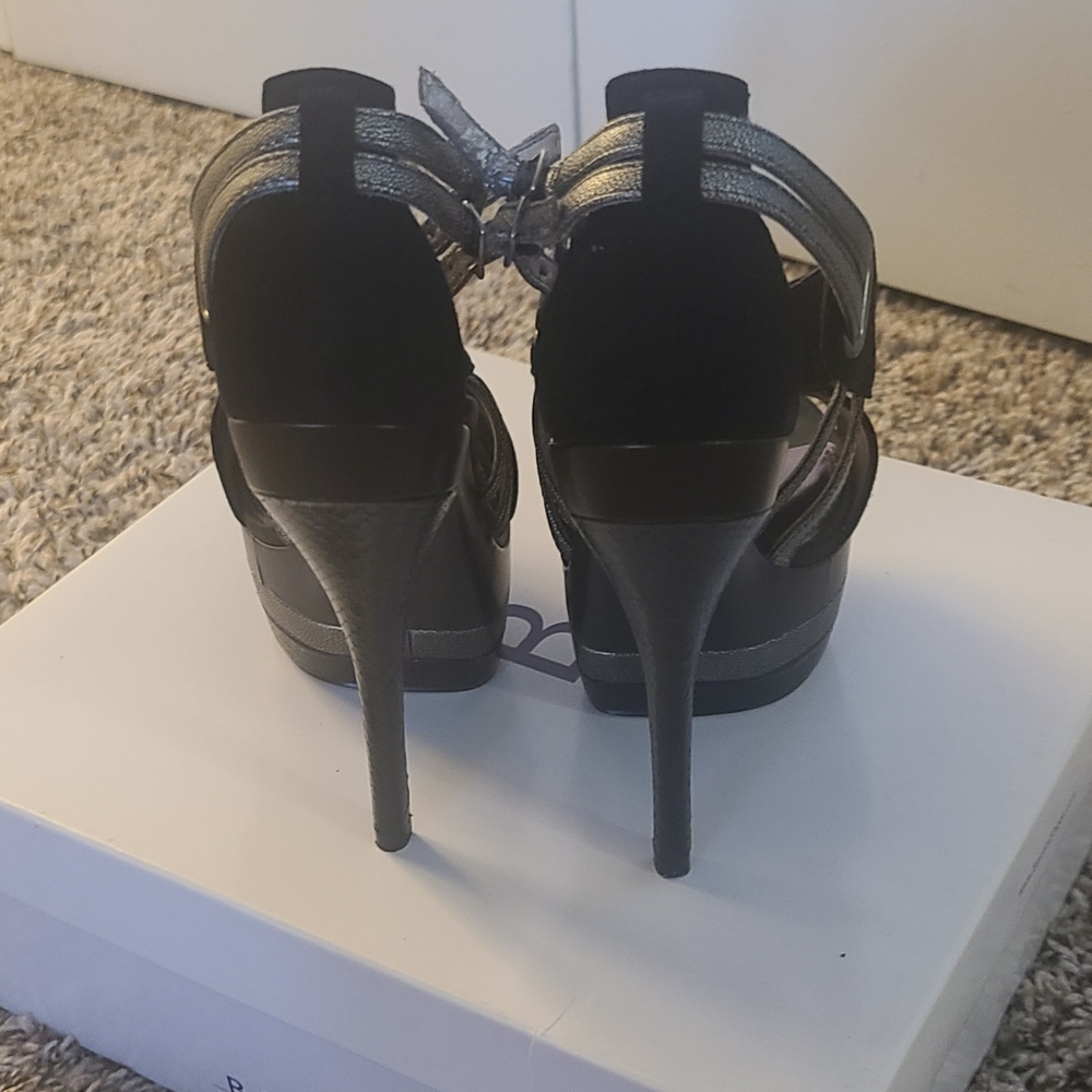 Bakers Size 6 Black And Silver Platform Stileto Y2K Heals - 6 1/2 inch heel - Picture 3 of 11